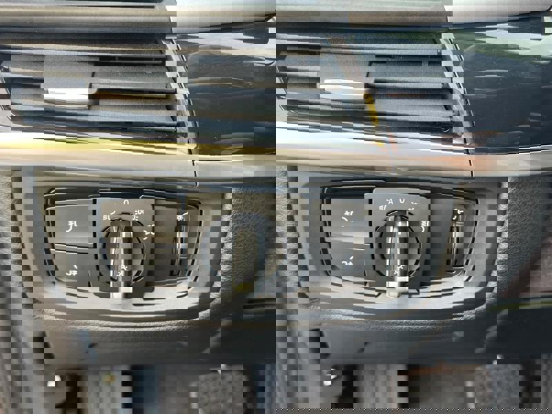 Image BMW 楲⁥㕘⠠ㅆ⤵㈨㄰ⴳ⤾ 2.0 313 40e Lounge Plus xDrive Xénon GPS Radar Bluetooth Sièges cuir élec chauffants Régul Clim auto